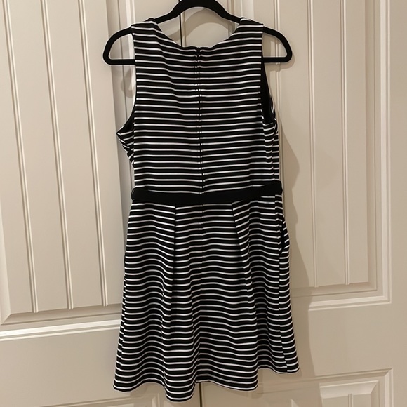 Adorable Striped Sleeveless Dress - Picture 2 of 4